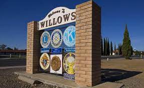 High Speed Chase Ends at the Willows Welcome Sign